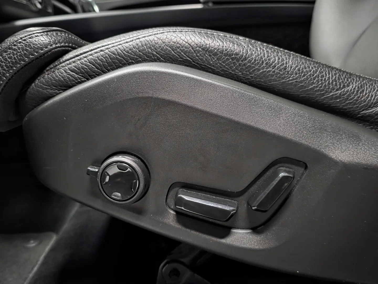 Autokuva 16 - BVL-951