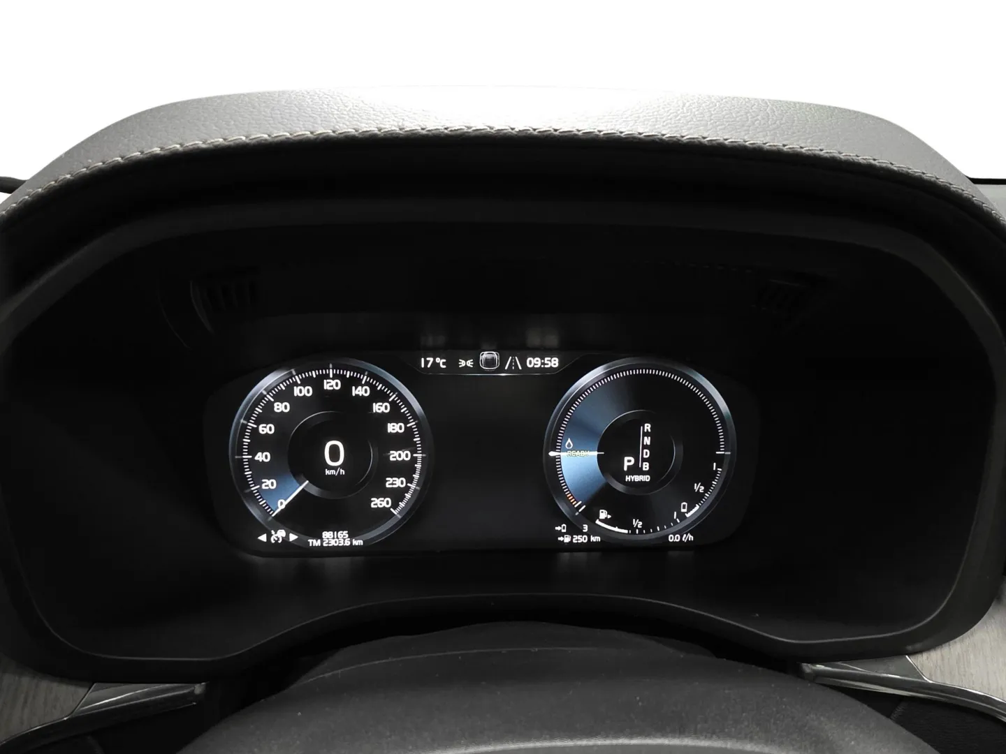 Autokuva 7 - BXM-684