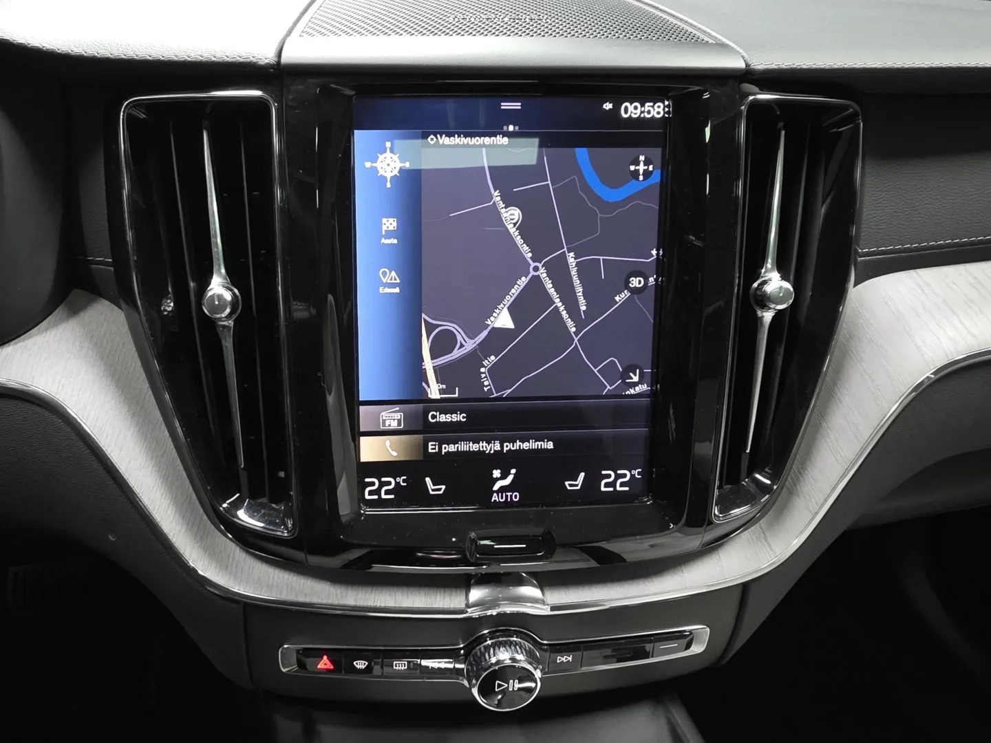 Autokuva 13 - BXM-684