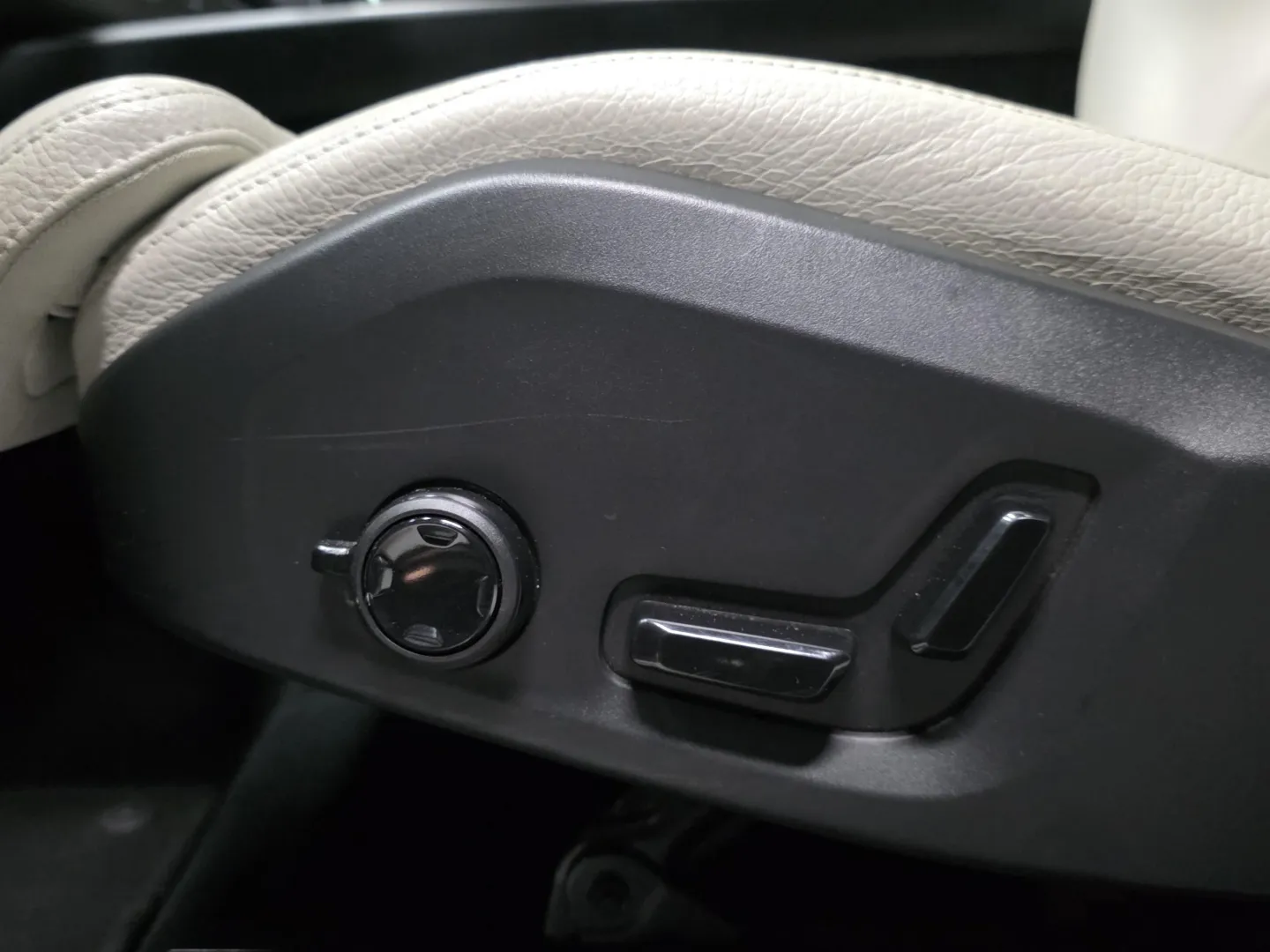 Autokuva 17 - BXM-684