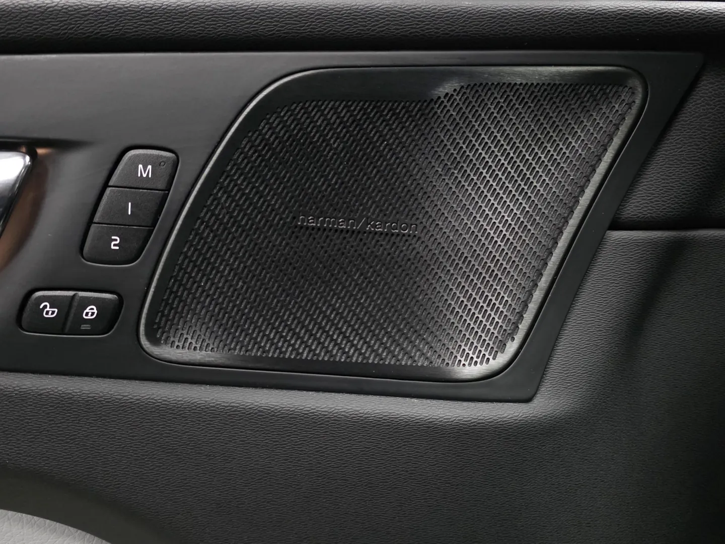 Autokuva 16 - BXM-684