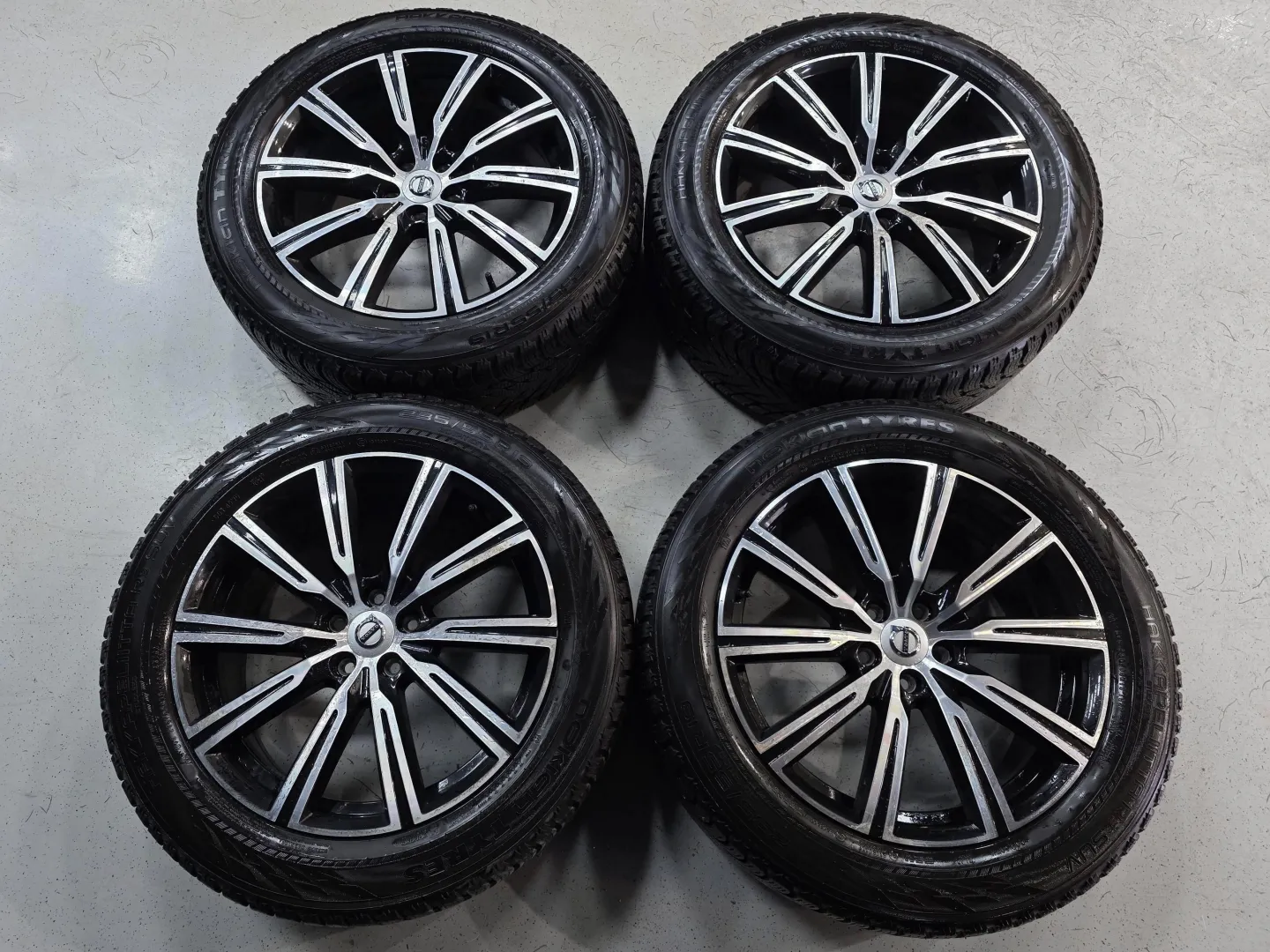 Autokuva 12 - BXM-684