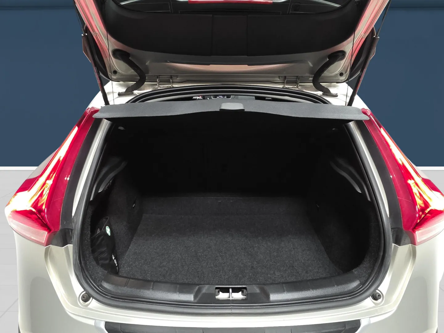 Autokuva 11 - CLA-972