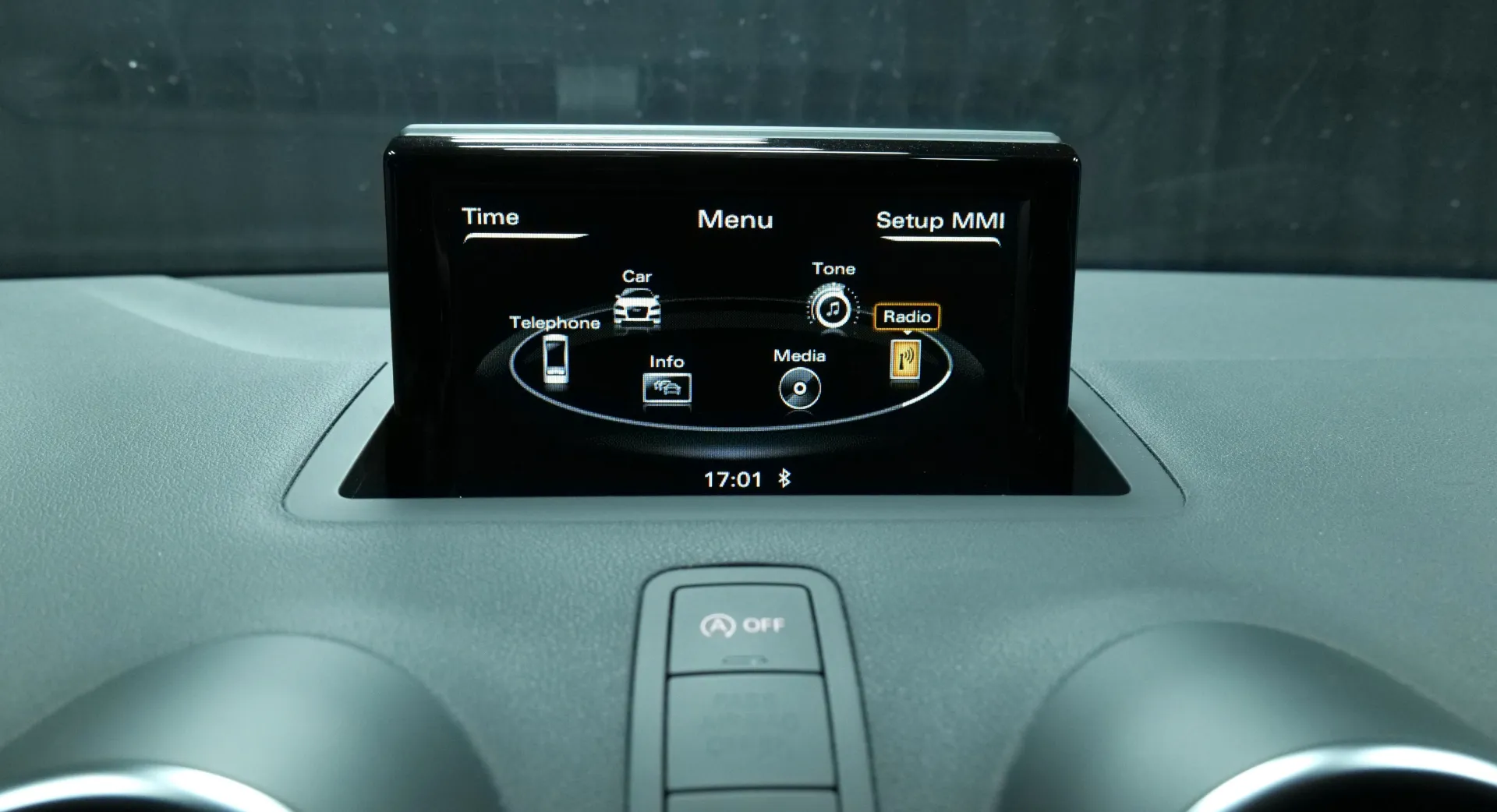 Autokuva 7 - CLF-314