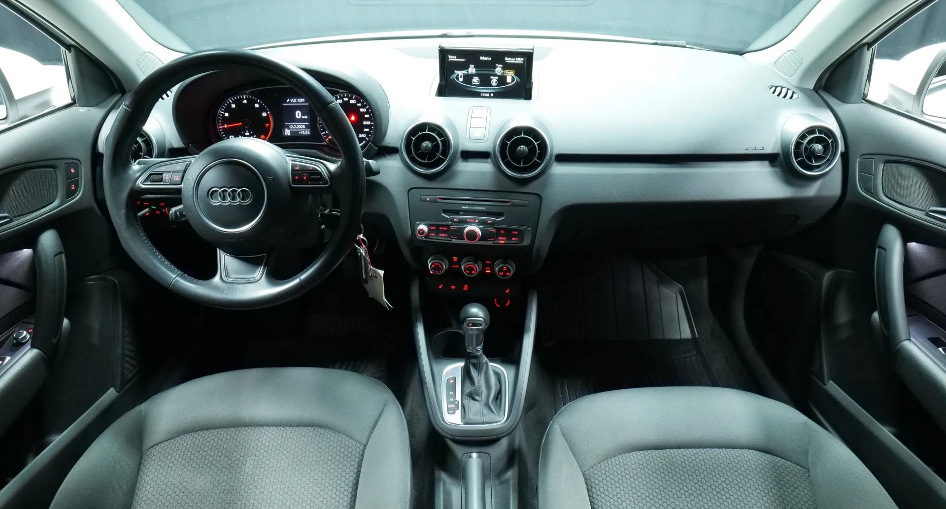 Autokuva 11 - CLF-314