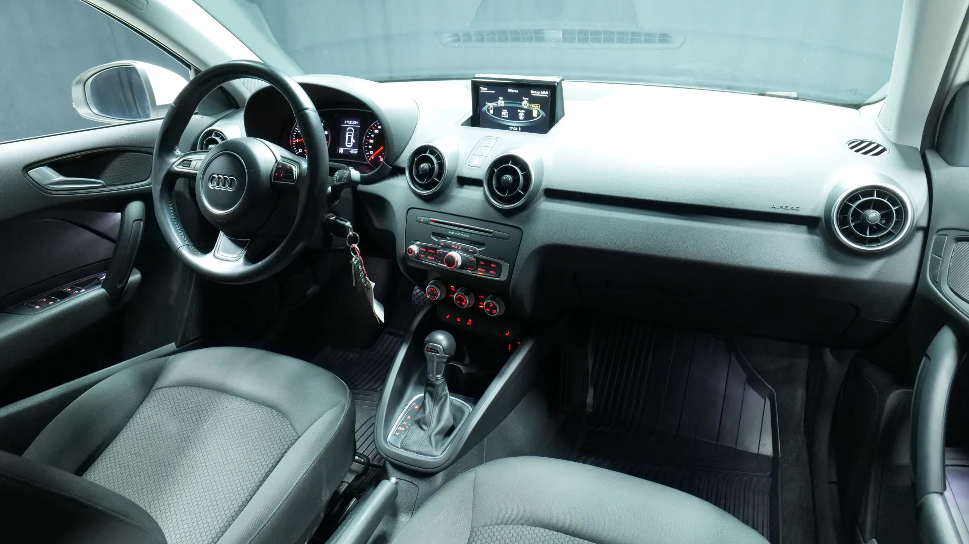 Autokuva 16 - CLF-314