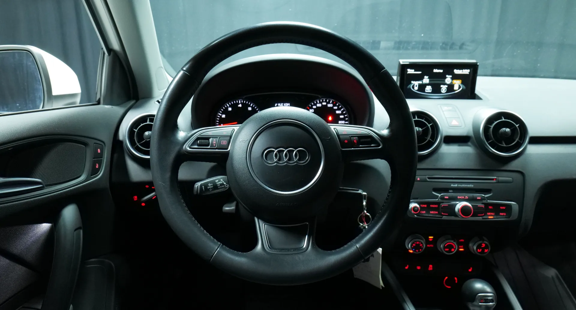 Autokuva 13 - CLF-314