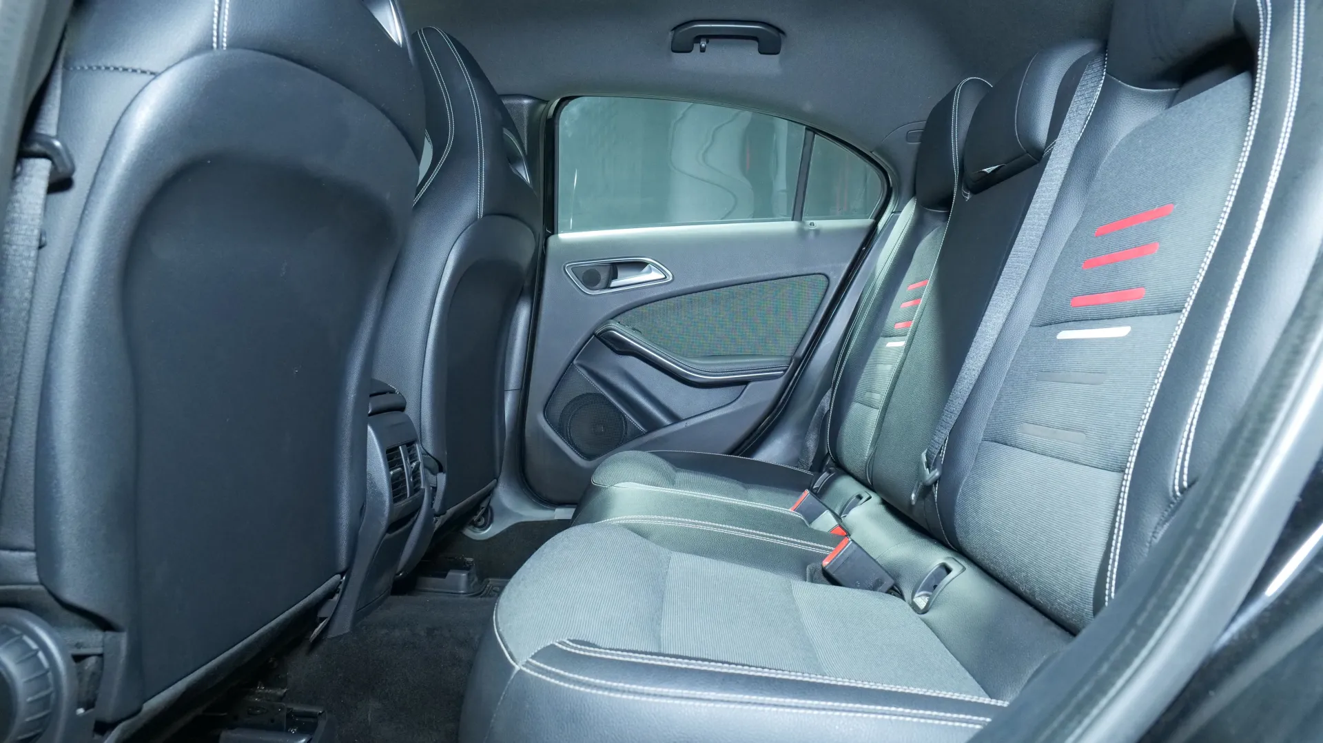 Autokuva 14 - CLL-419