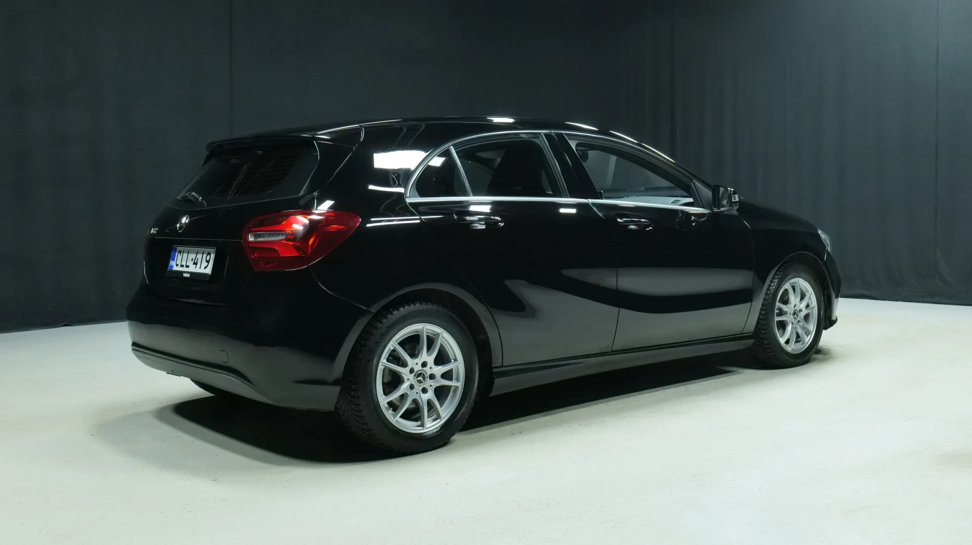 Autokuva 3 - CLL-419