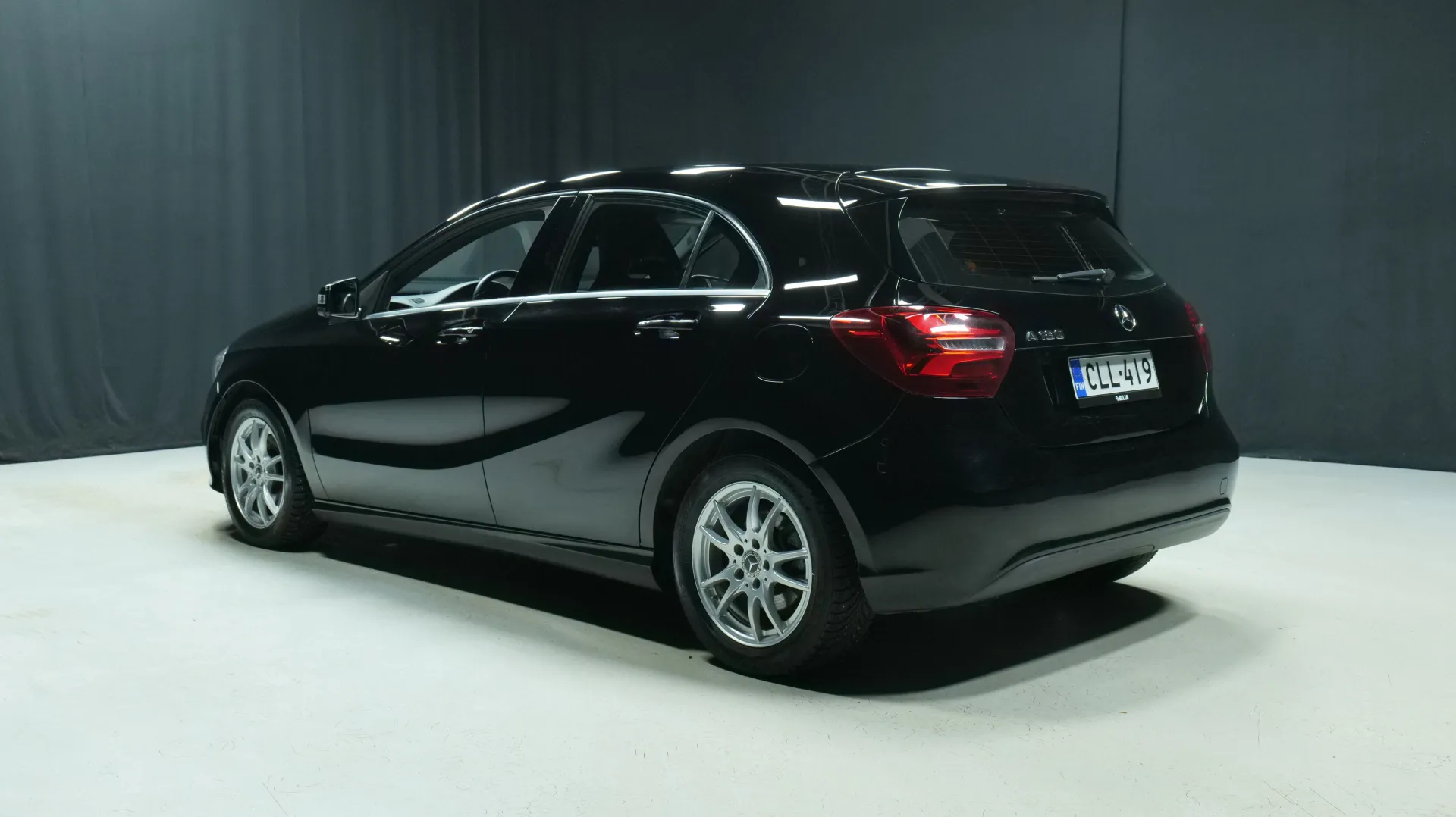 Autokuva 2 - CLL-419