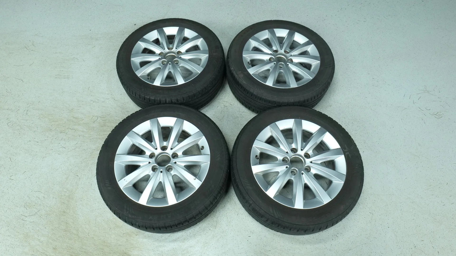 Autokuva 17 - CLL-419