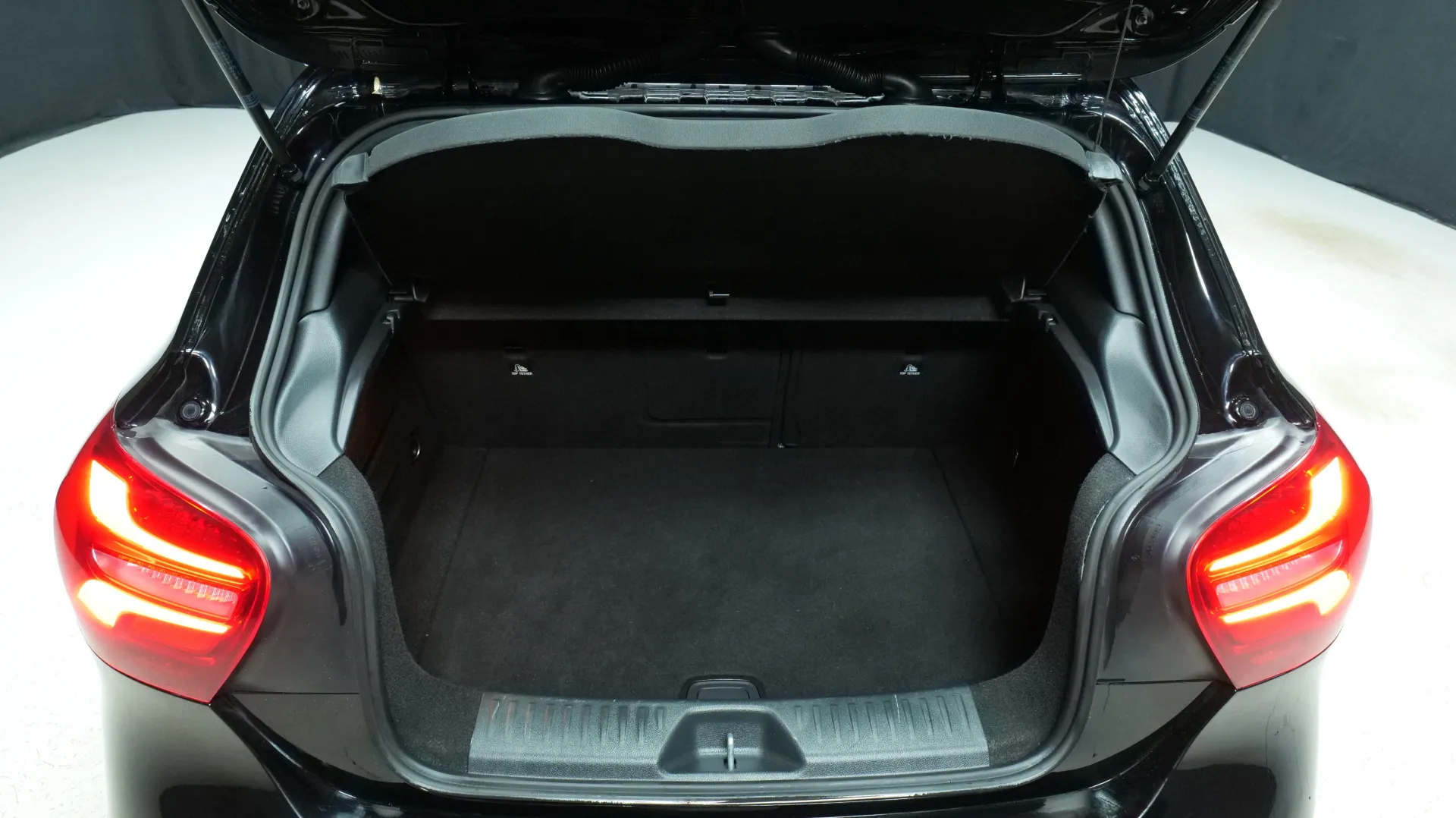 Autokuva 15 - CLL-419