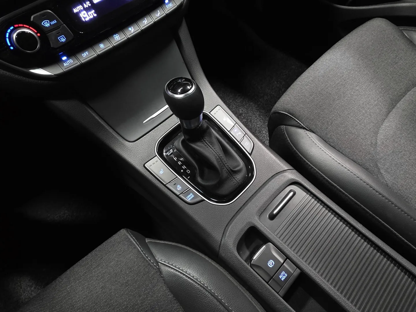 Autokuva 15 - CLX-123