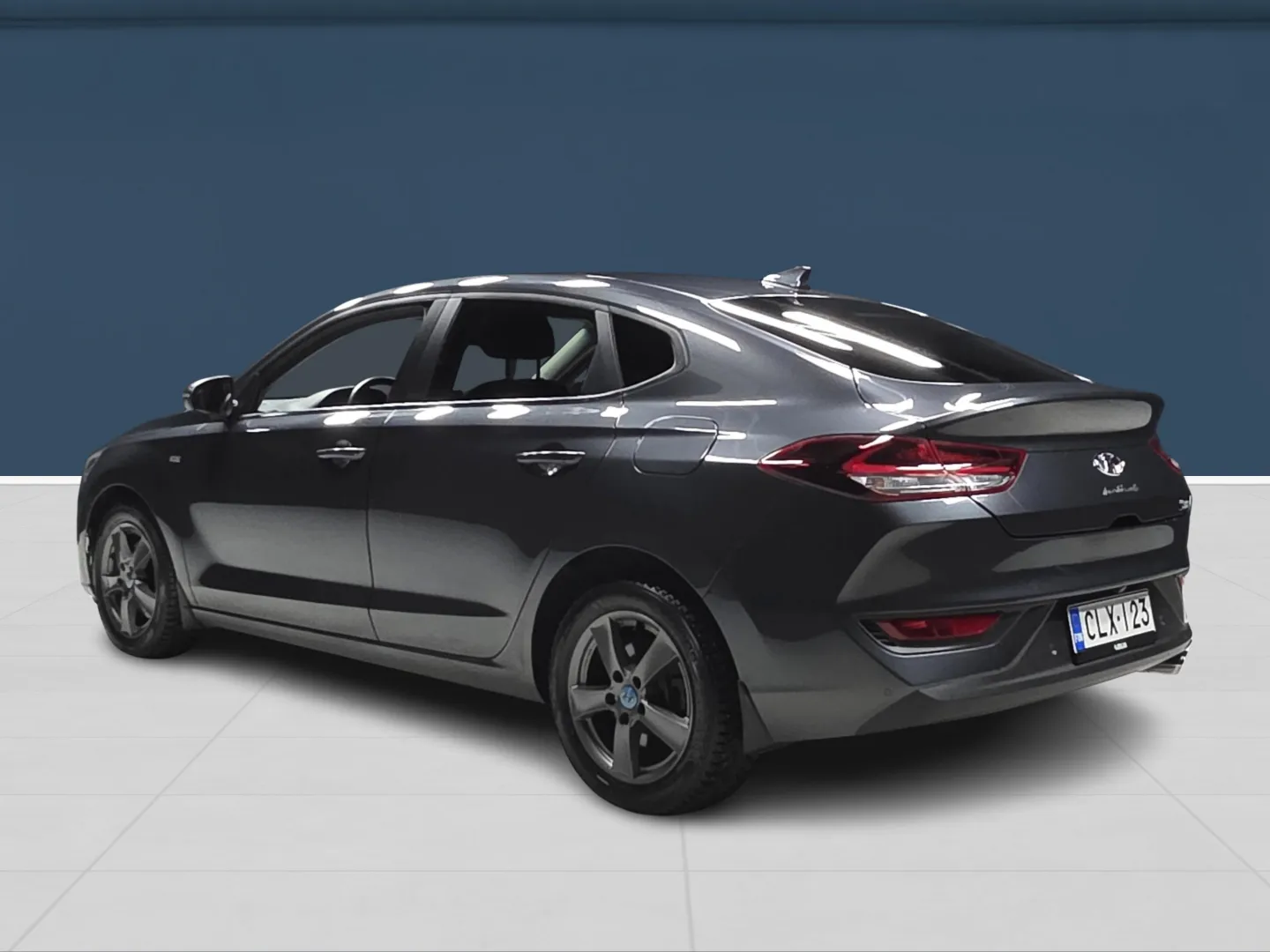 Autokuva 6 - CLX-123