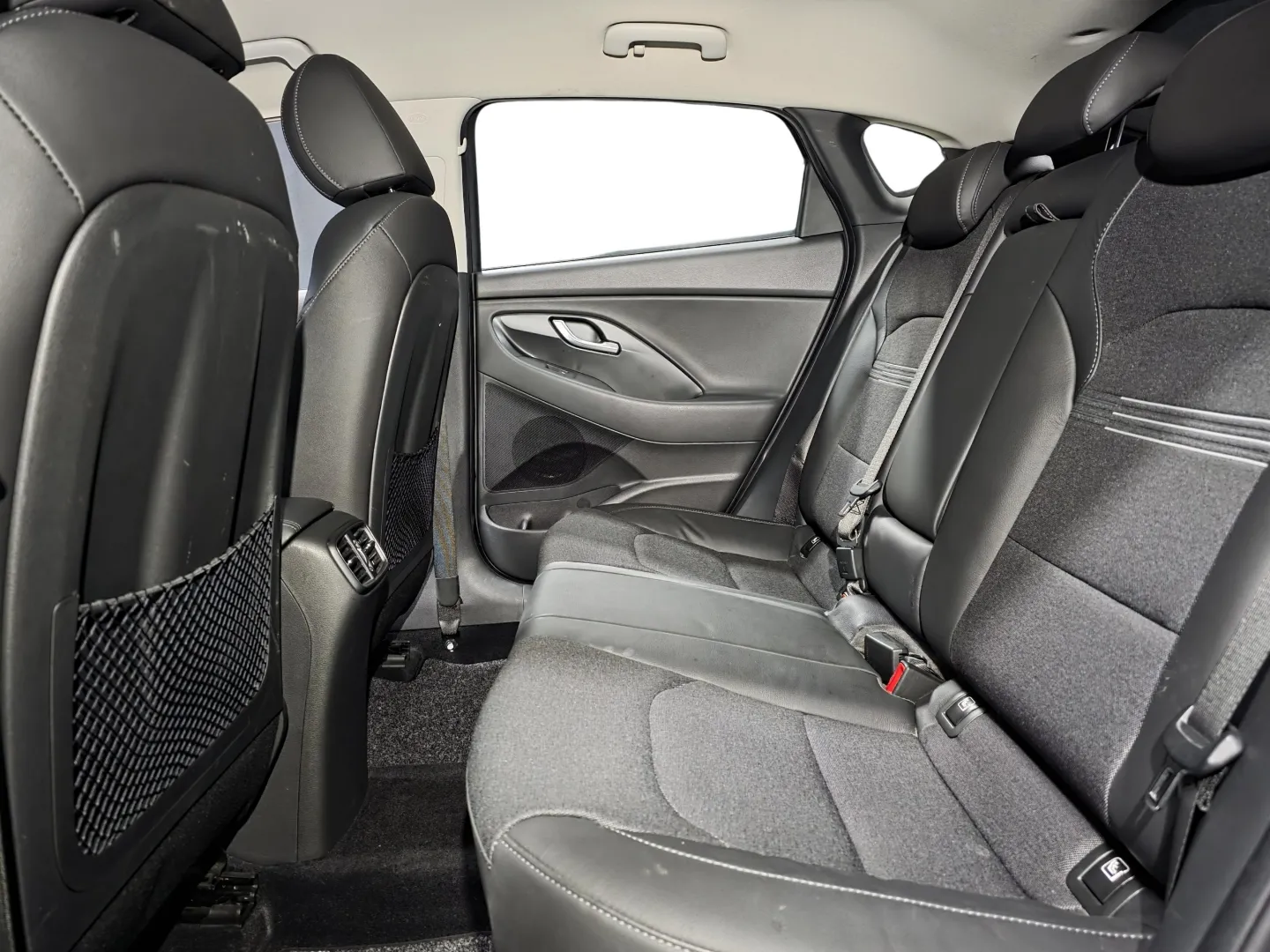 Autokuva 9 - CLX-123