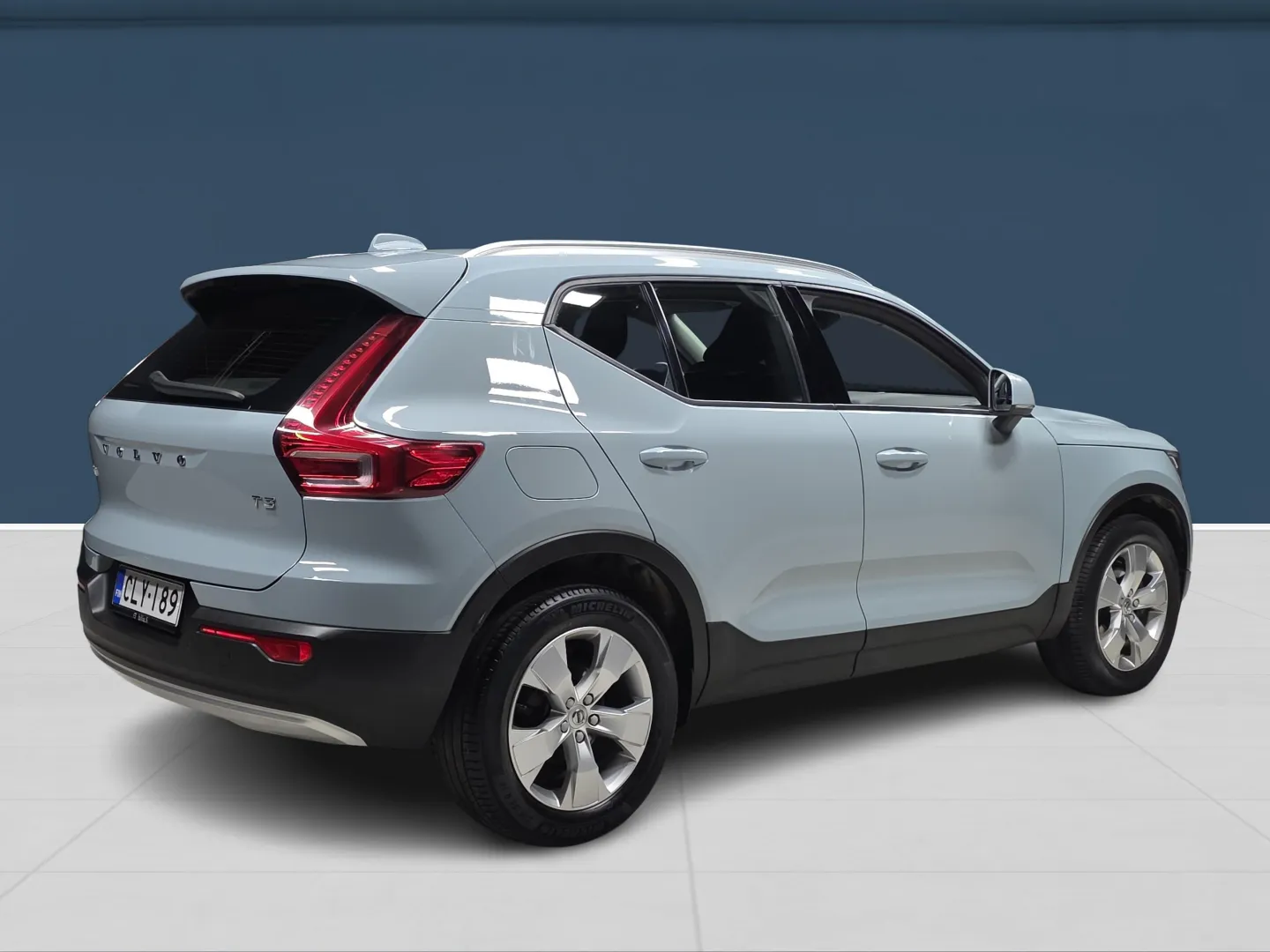 Autokuva 4 - CLY-189