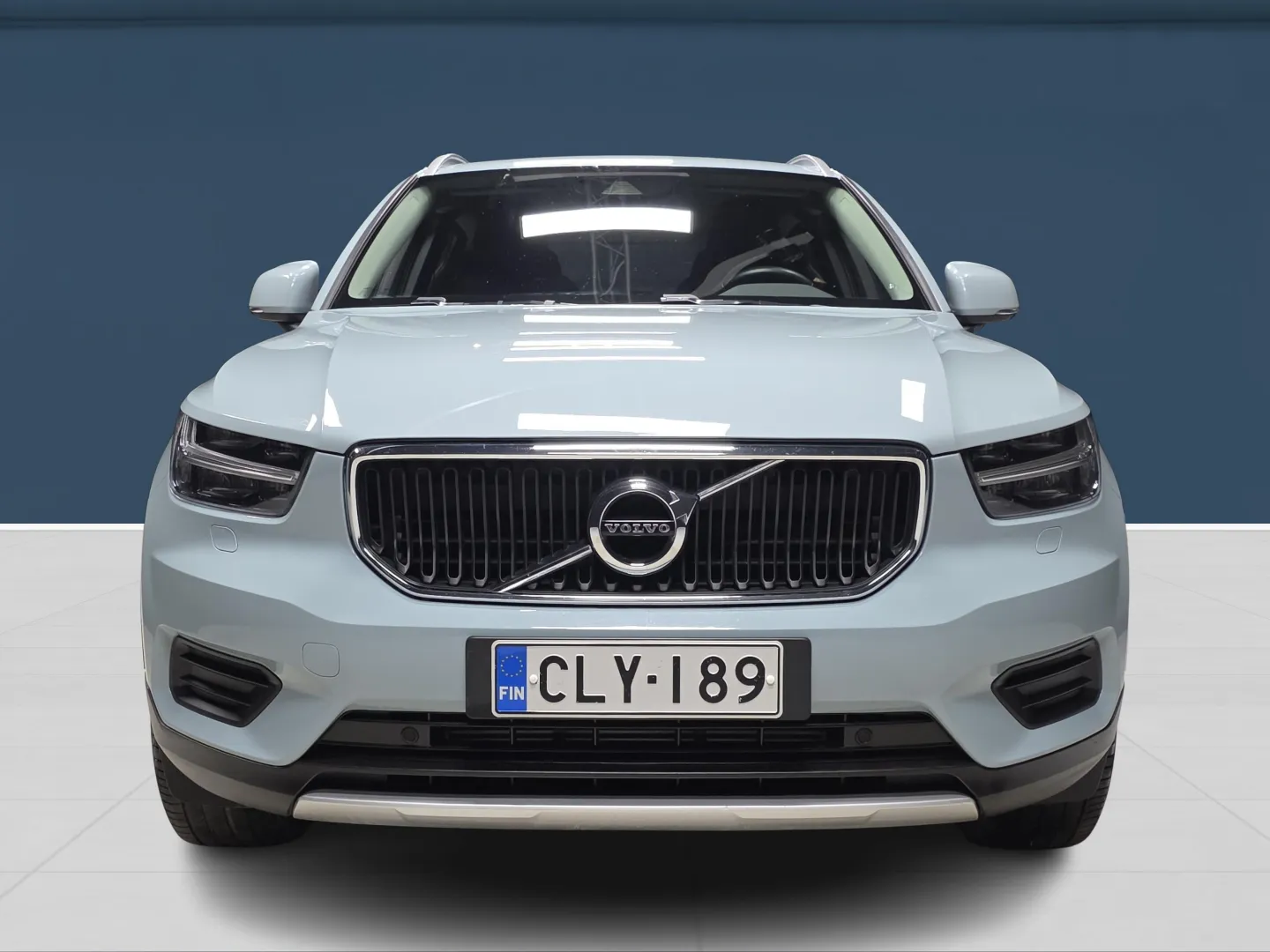 Autokuva 2 - CLY-189
