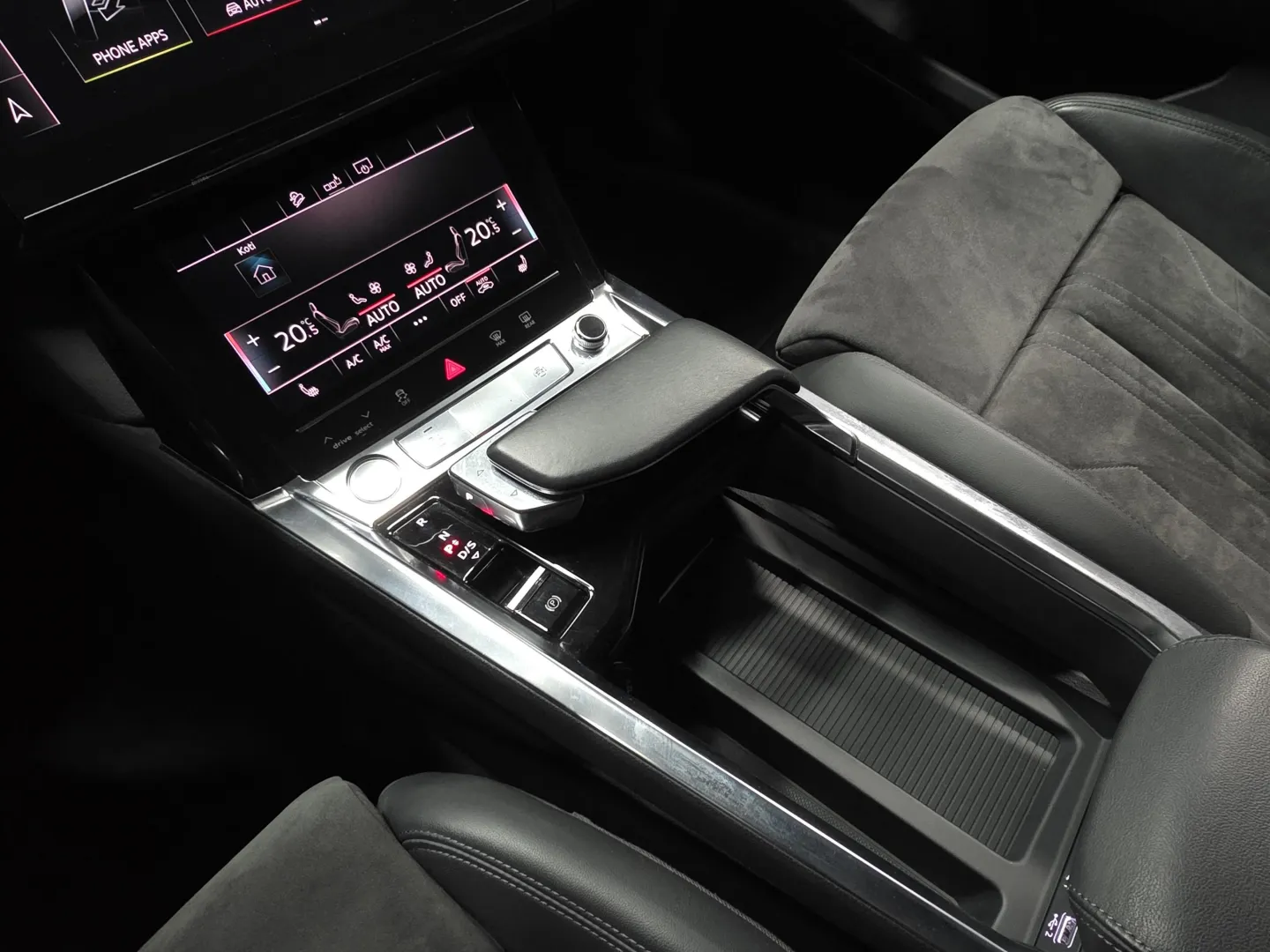 Autokuva 15 - CMJ-284