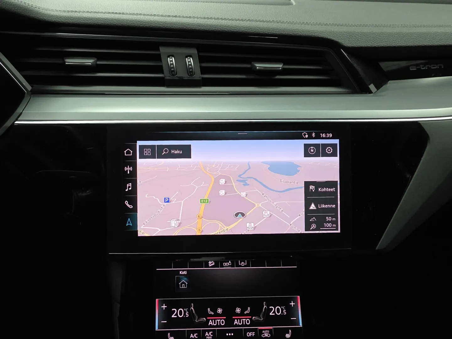 Autokuva 13 - CMJ-284