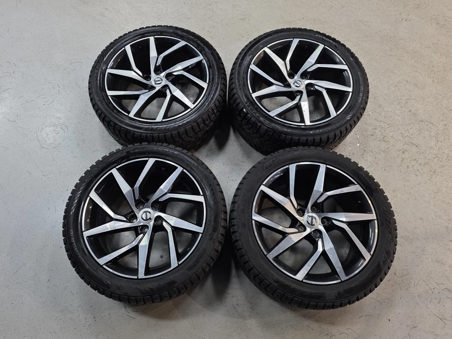 Autokuva 12 - CMS-582