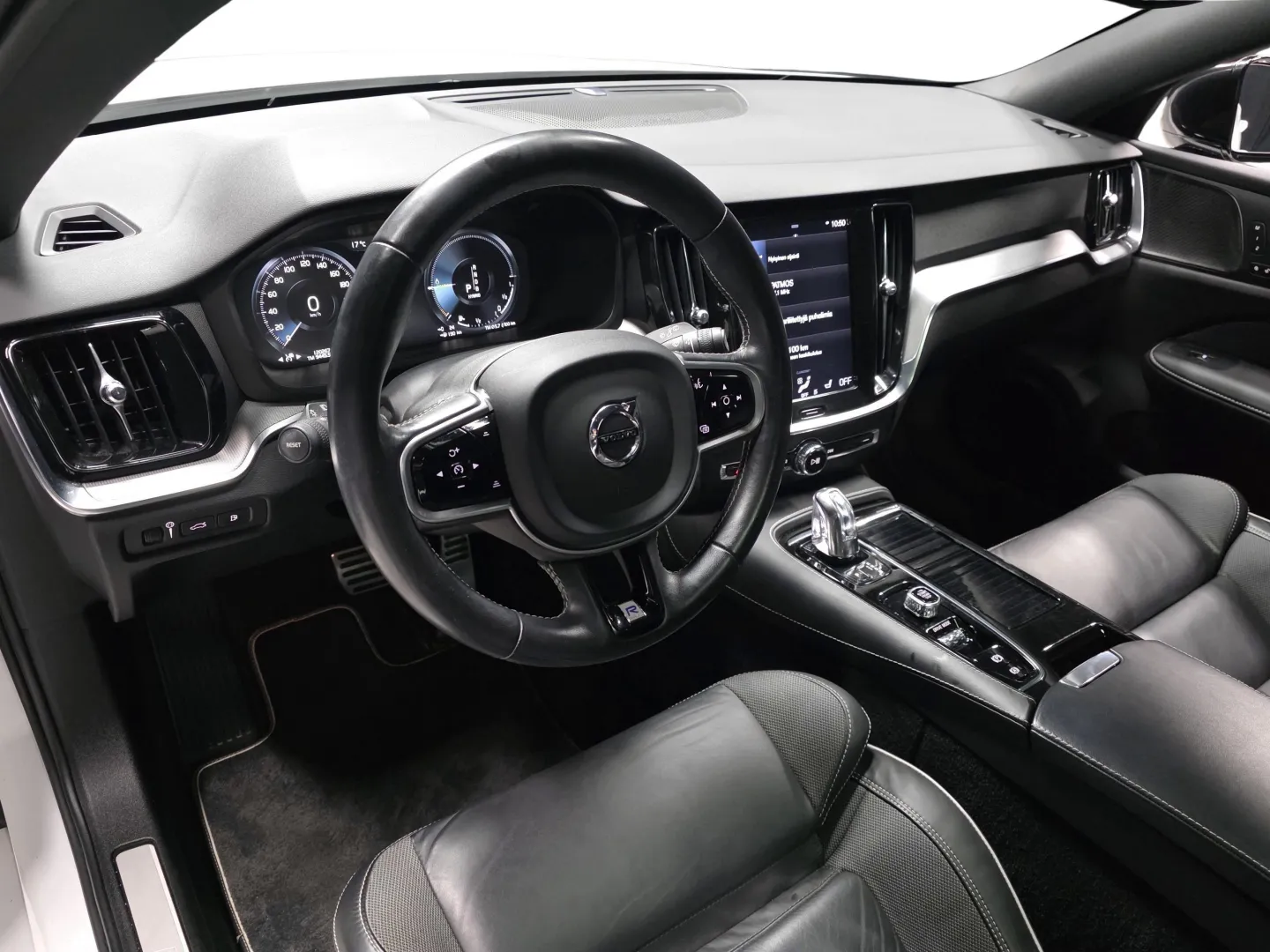 Autokuva 8 - CMS-582