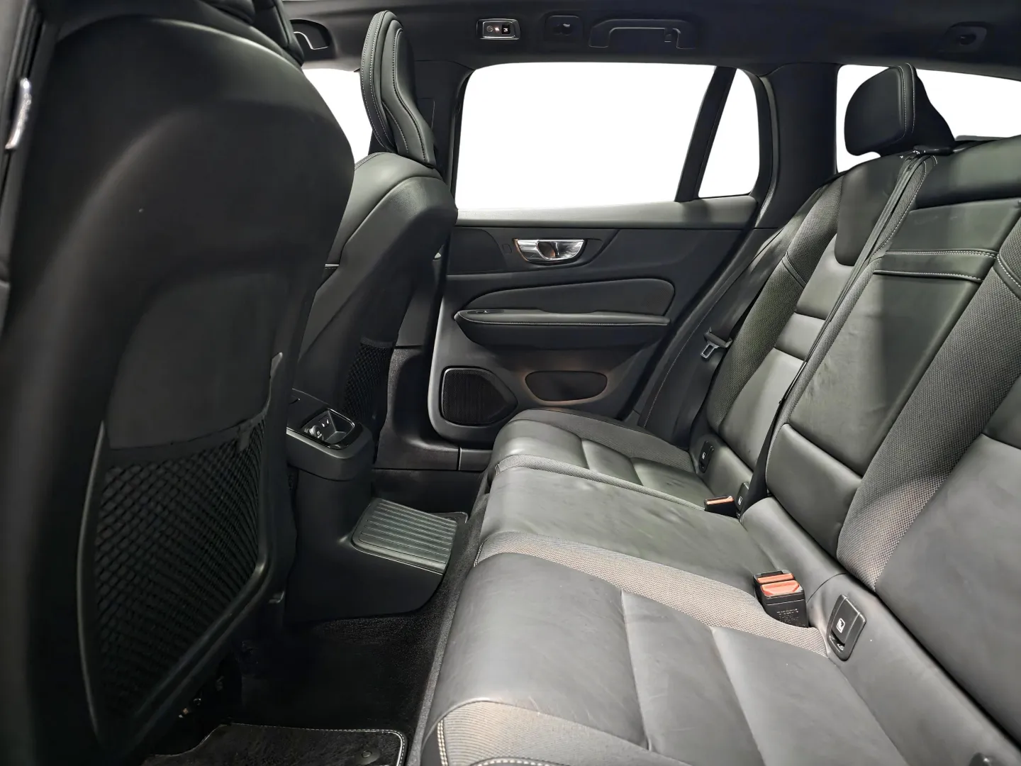 Autokuva 9 - CMS-582