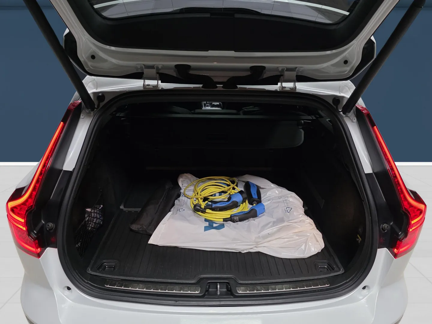 Autokuva 11 - CMS-582