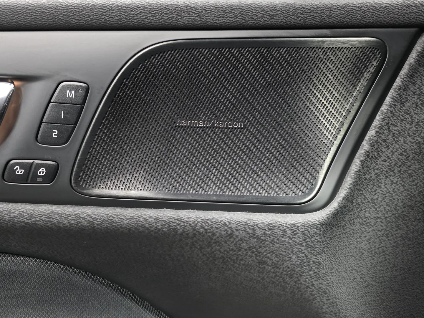 Autokuva 16 - CMS-582