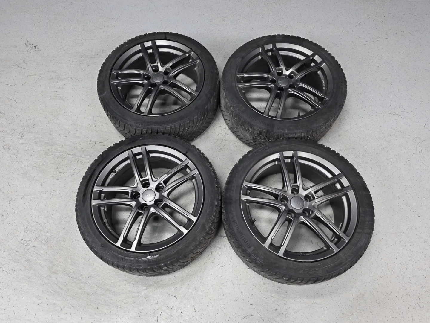 Autokuva 12 - CNA-251