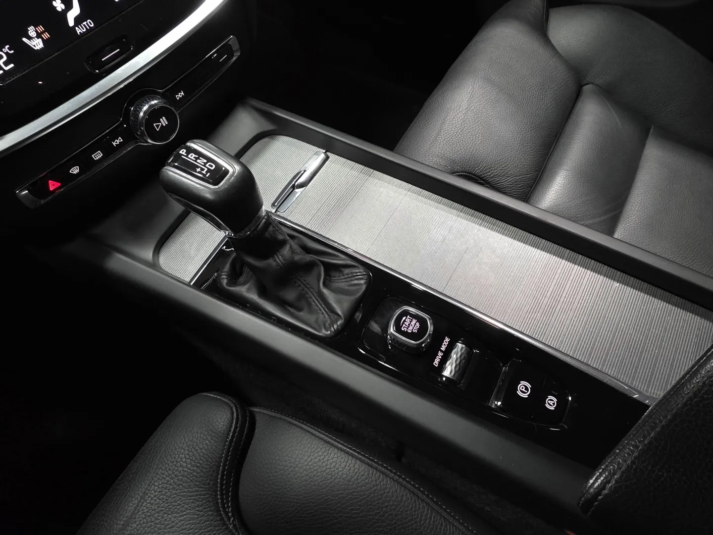 Autokuva 15 - CNA-251