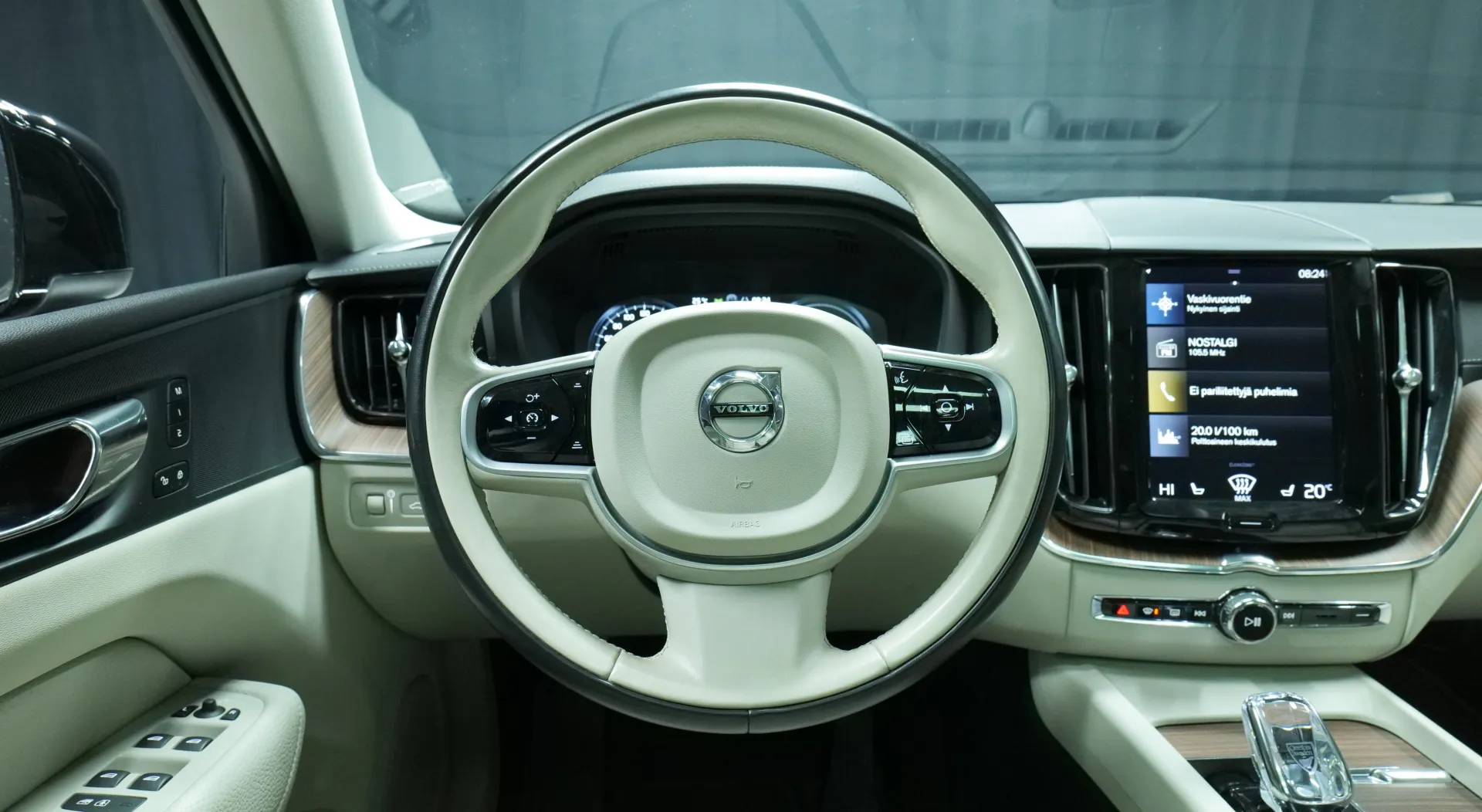 Autokuva 15 - CNM-817