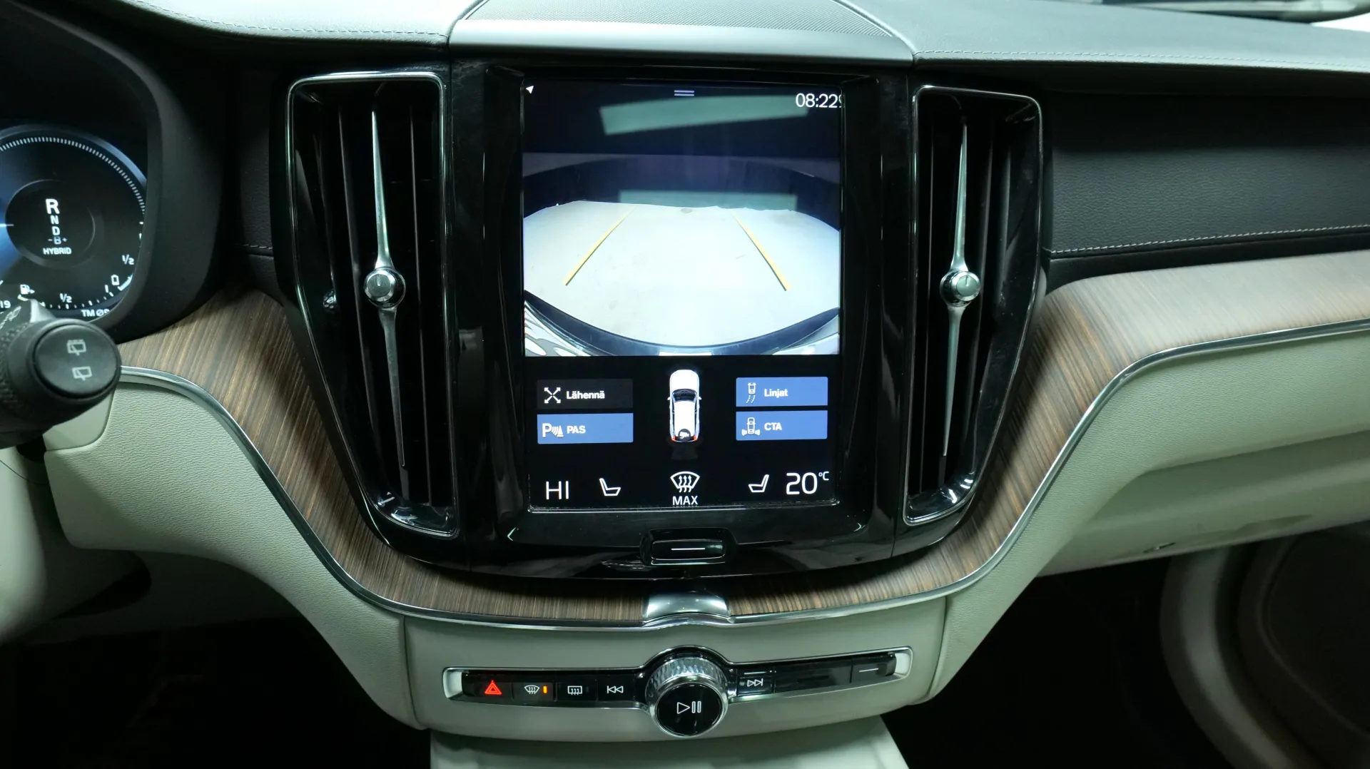 Autokuva 9 - CNM-817