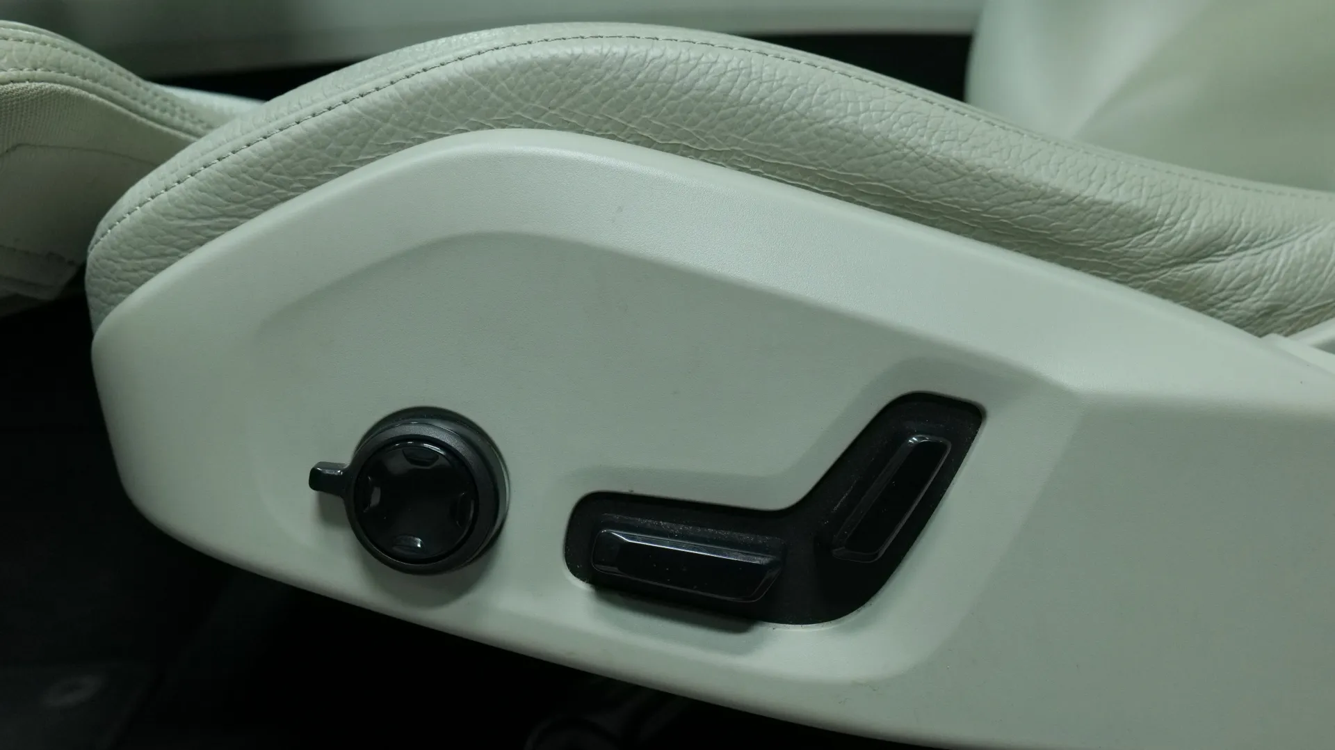 Autokuva 11 - CNM-817