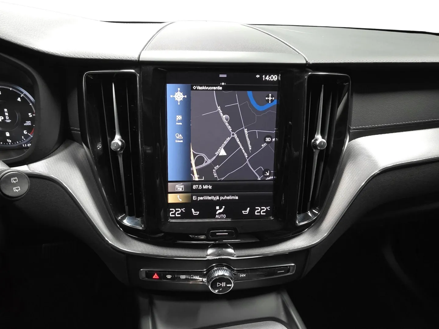 Autokuva 13 - CNY-602