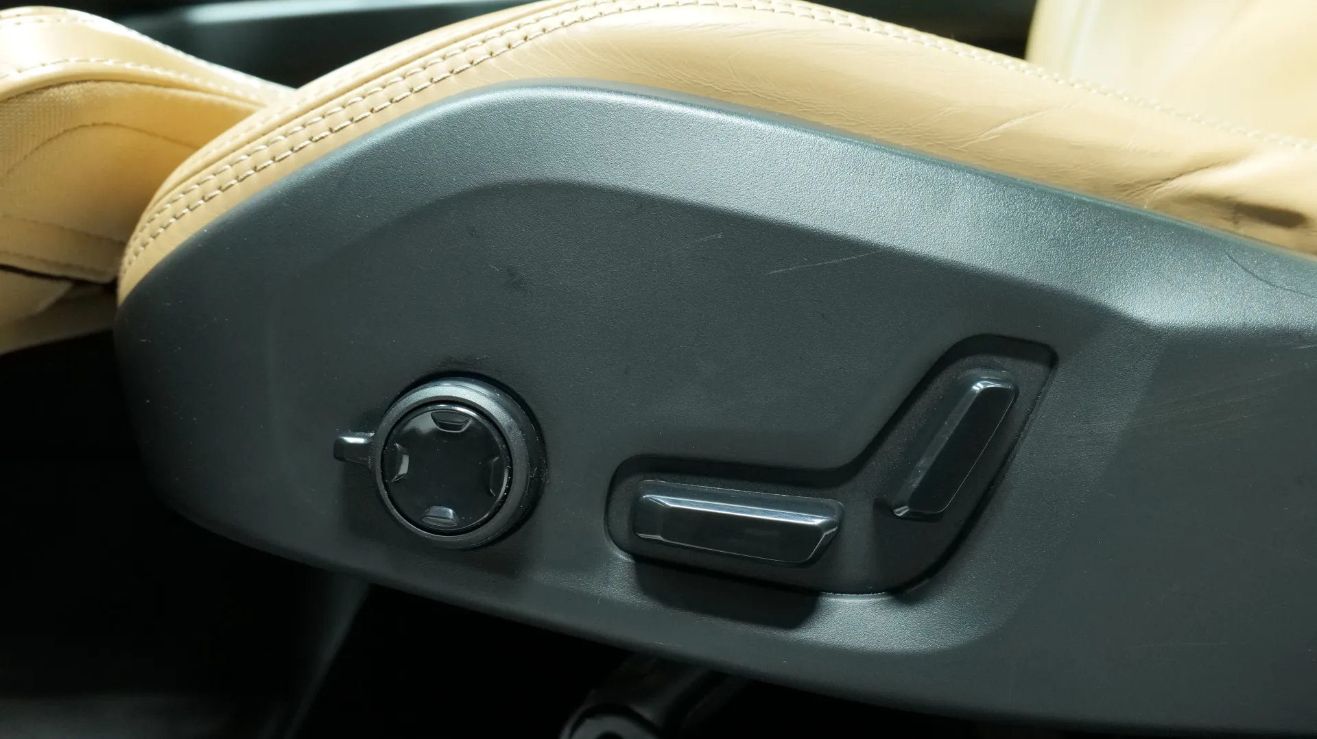 Autokuva 11 - CNY-956