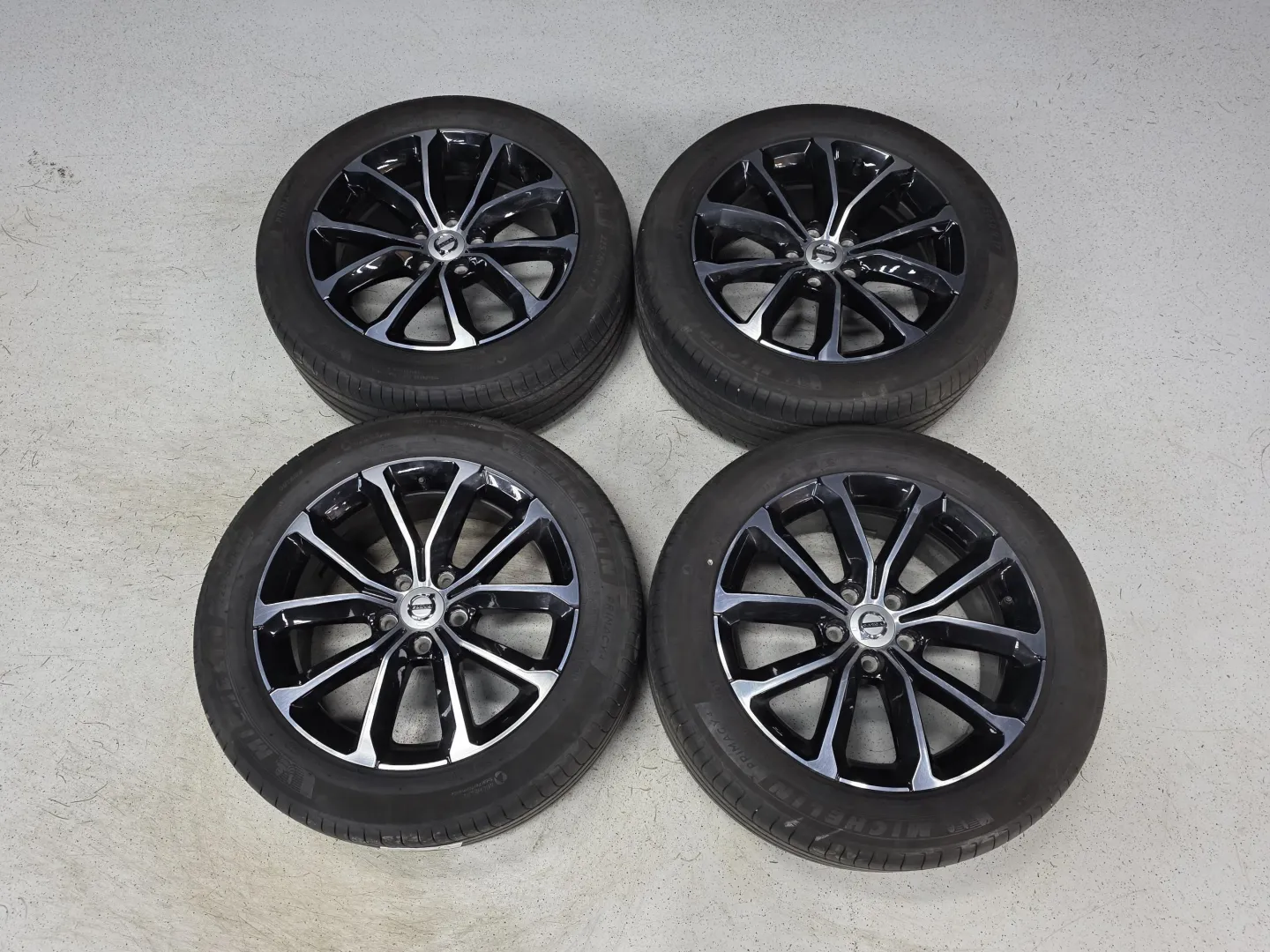 Autokuva 12 - COA-192