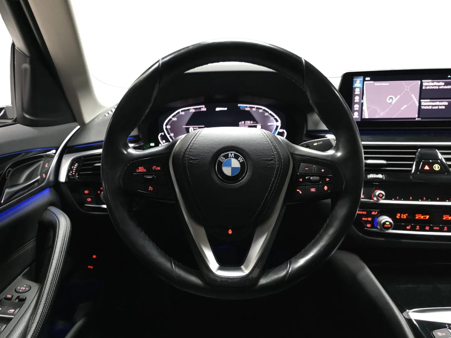 Autokuva 10 - COM-695