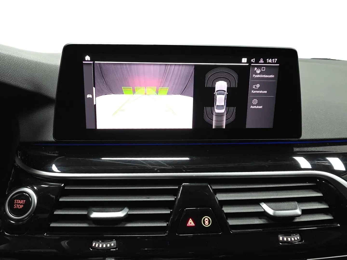 Autokuva 14 - COM-695