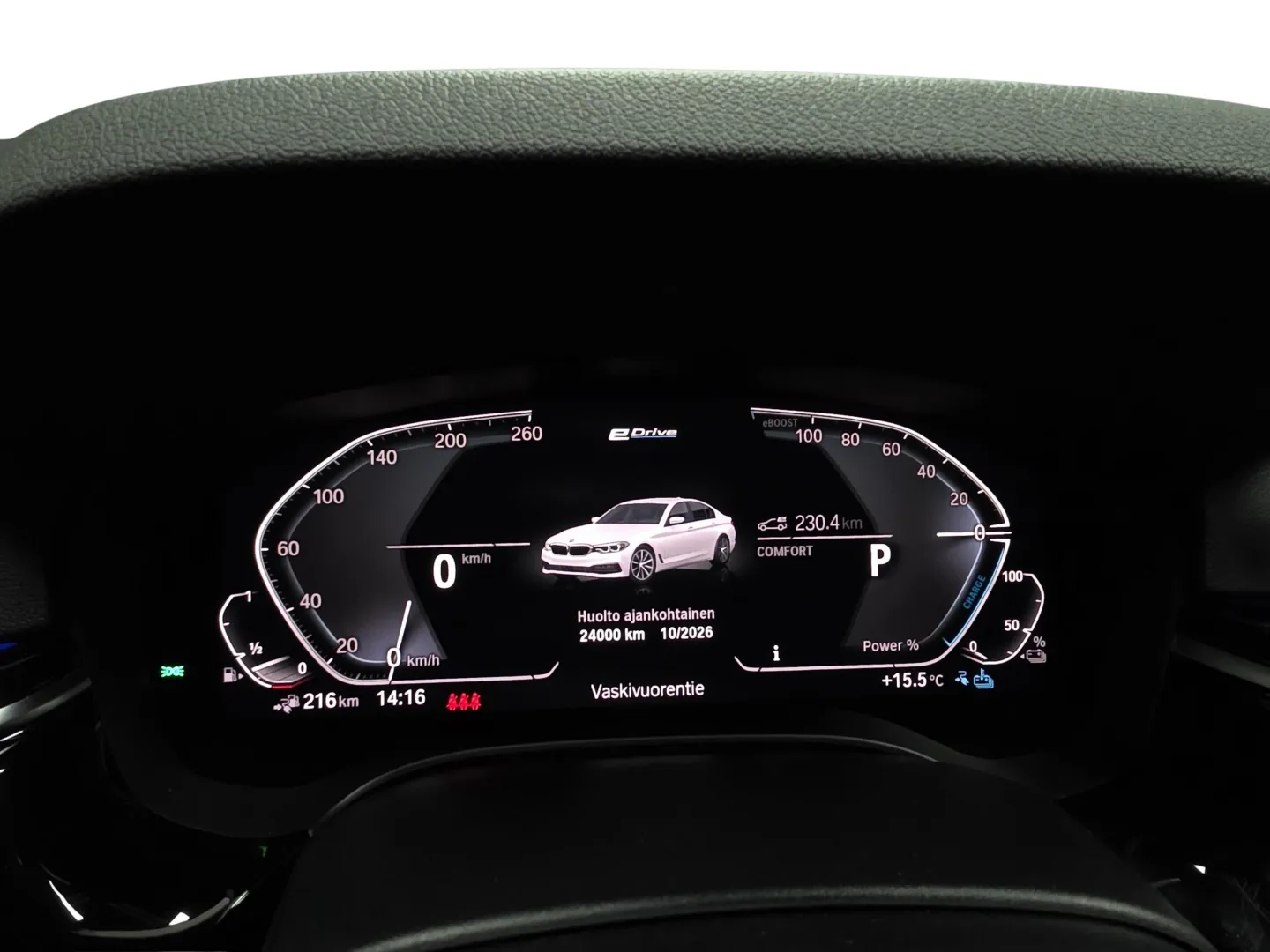 Autokuva 7 - COM-695