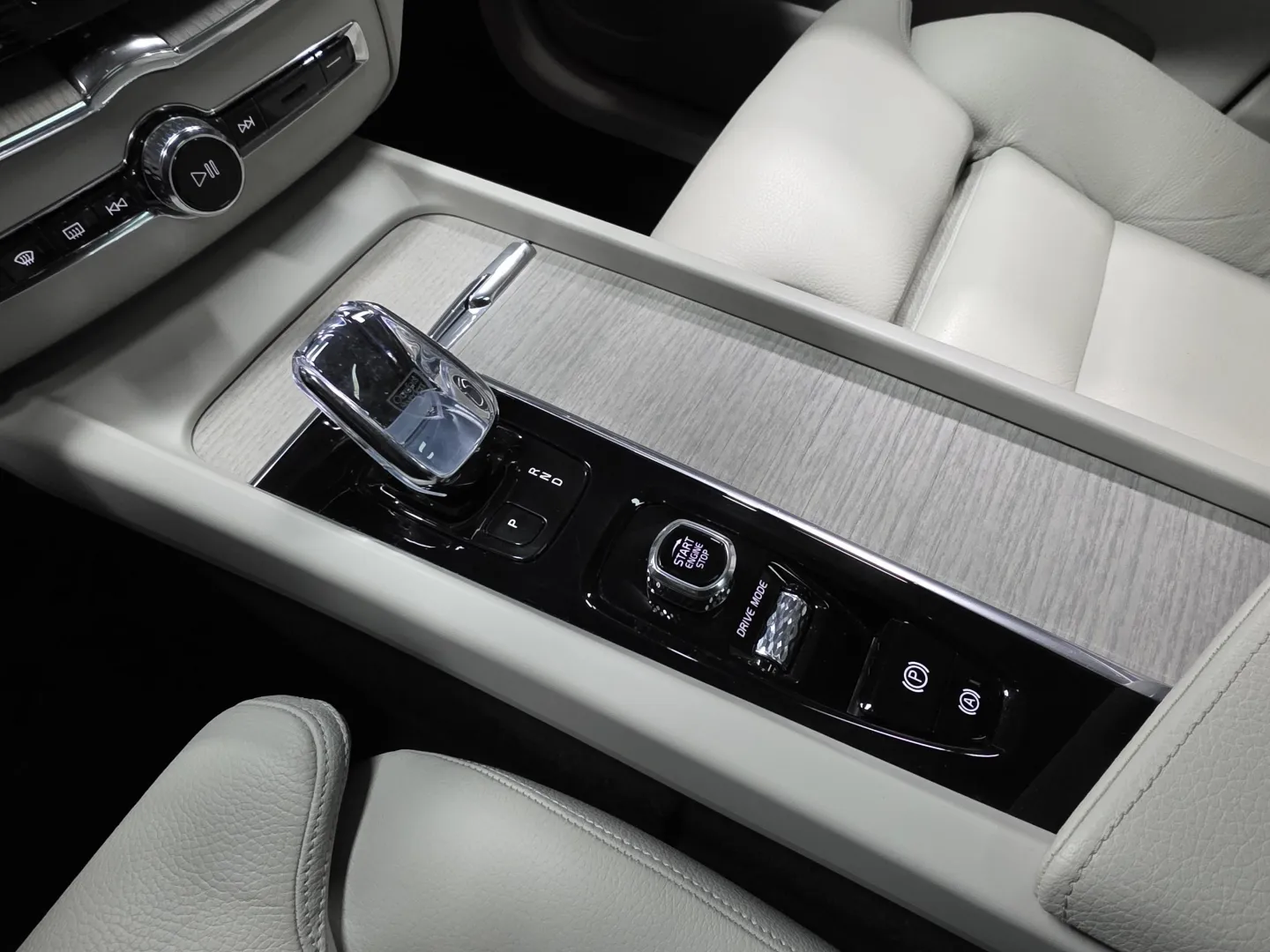 Autokuva 14 - CPL-931