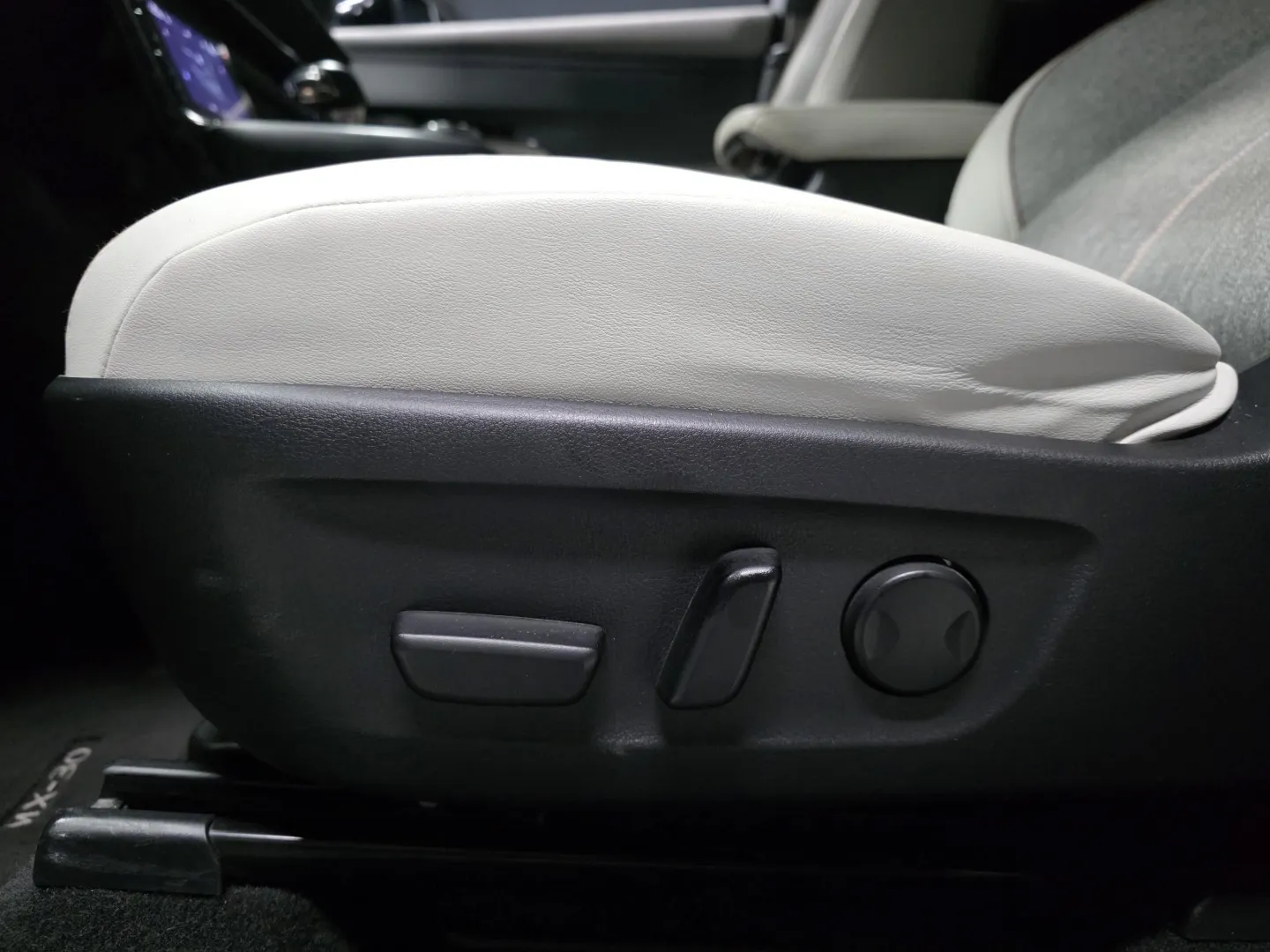 Autokuva 16 - CPM-320