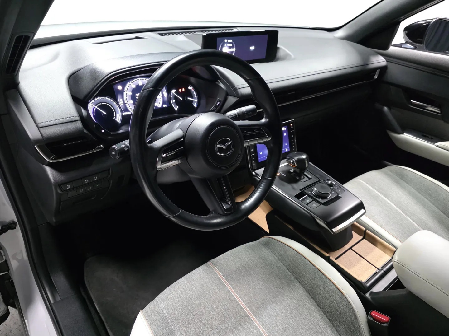 Autokuva 8 - CPM-320