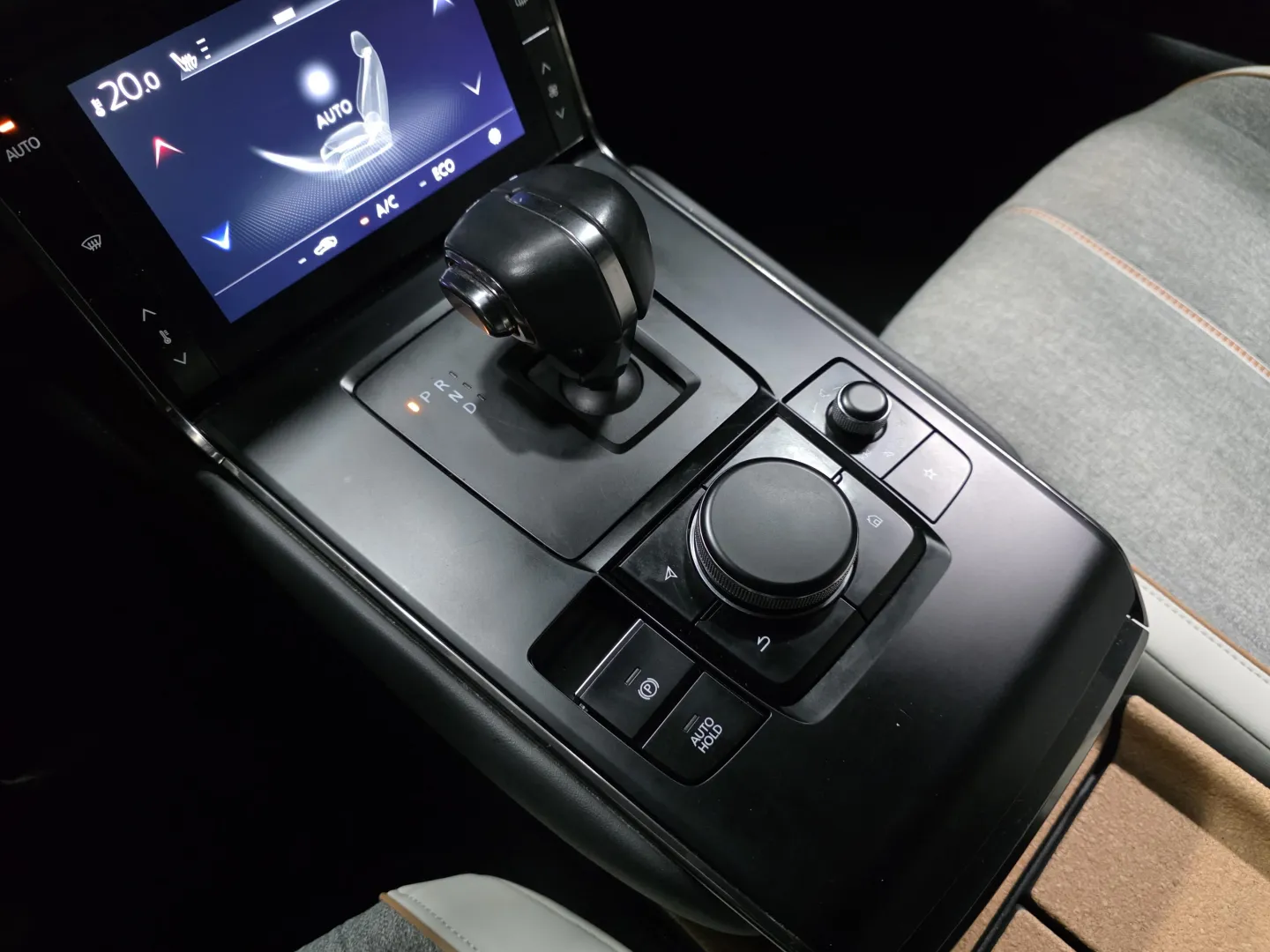 Autokuva 15 - CPM-320