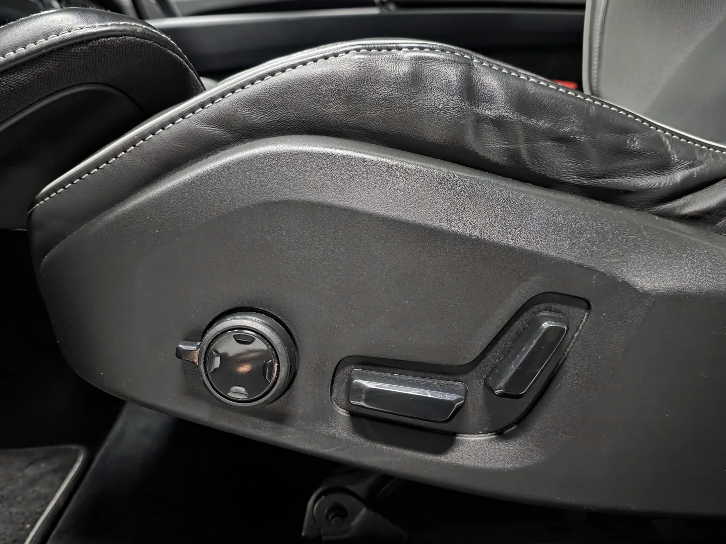 Autokuva 16 - CPN-299