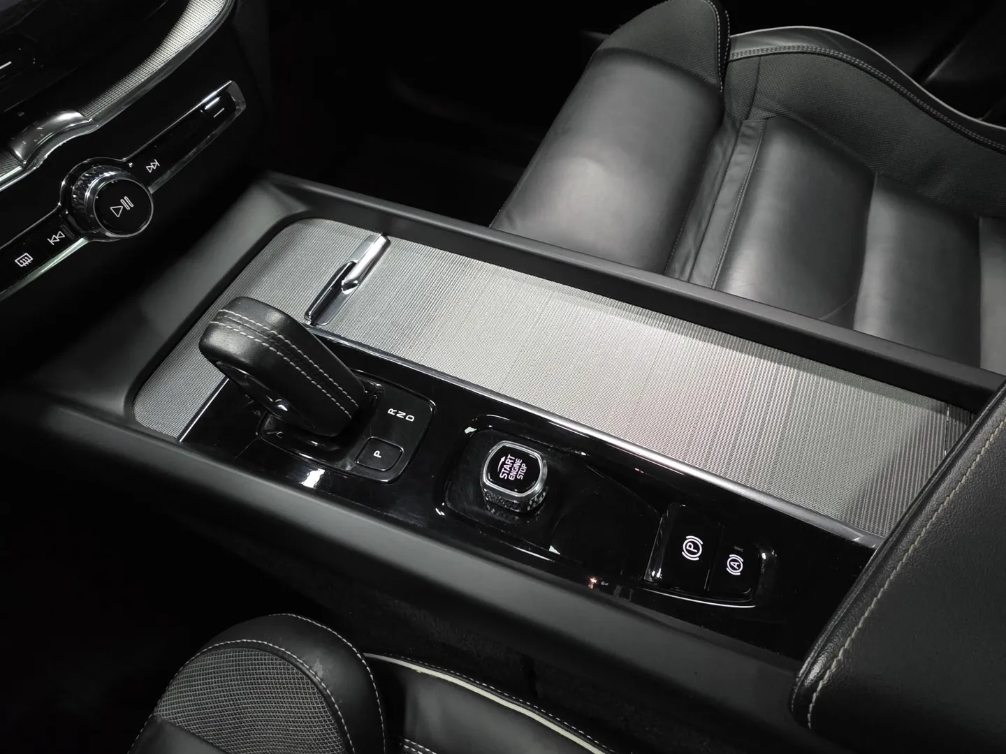 Autokuva 14 - CPR-370