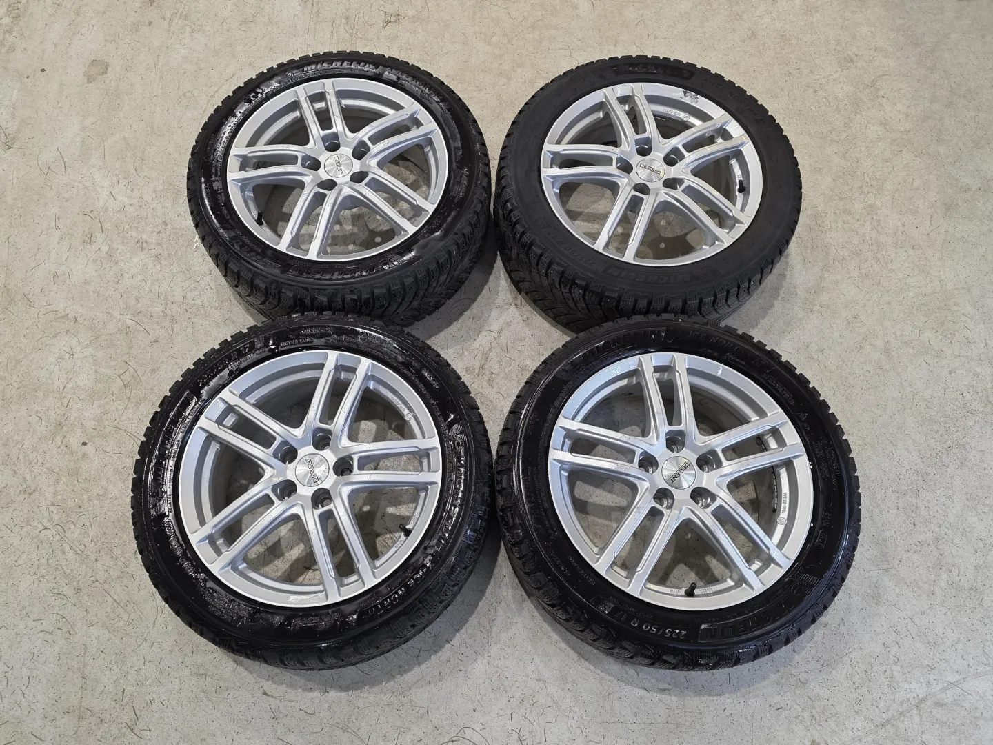 Autokuva 12 - CPX-377