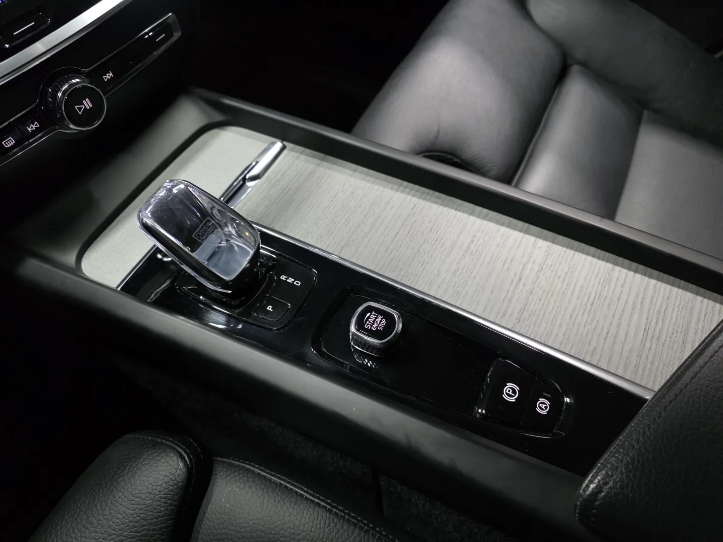 Autokuva 15 - CPX-377