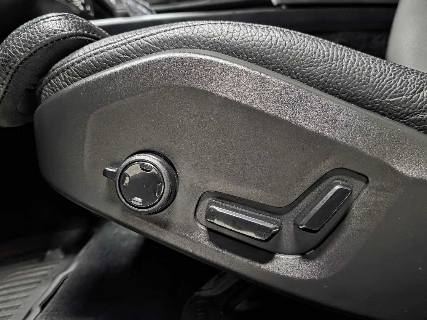 Autokuva 17 - CPX-377