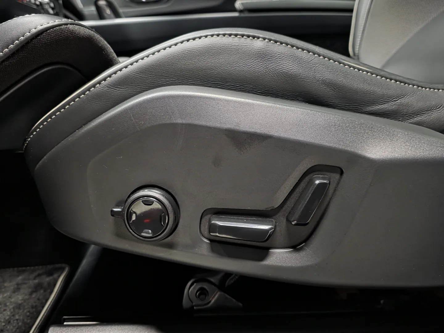 Autokuva 17 - CPX-739