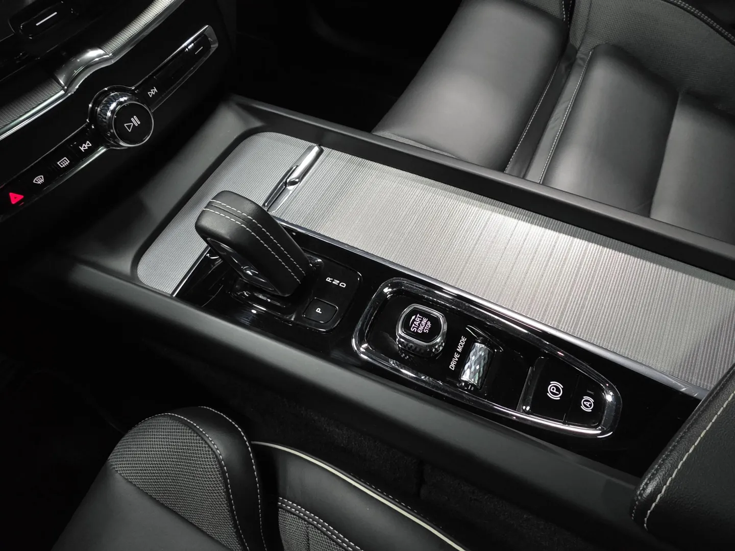 Autokuva 15 - CPX-739